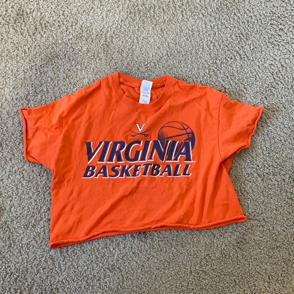 Cropped UVA basketball tshirt